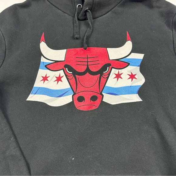 Chicago Bulls Hoodie - Picture 2 of 4